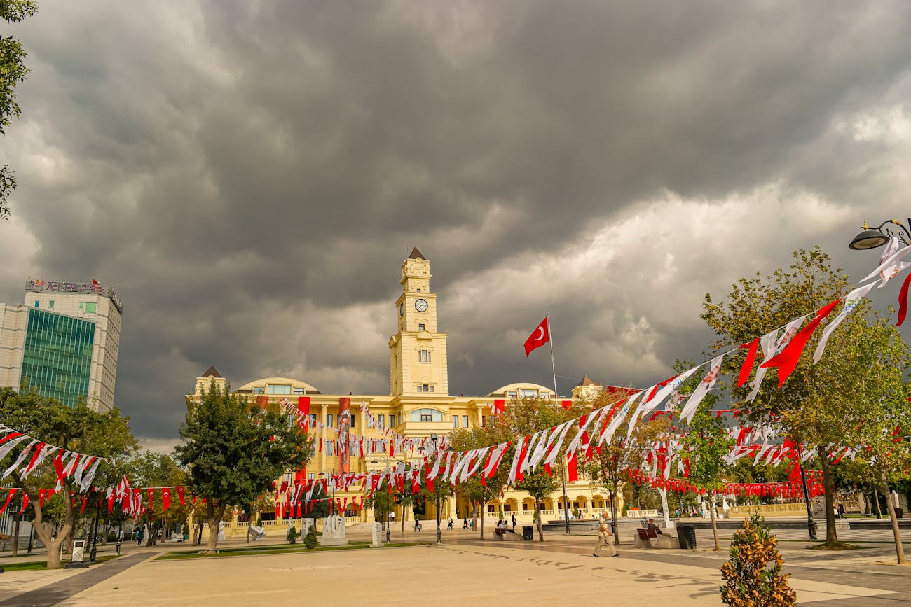 Cezayir Türk Kimdir?