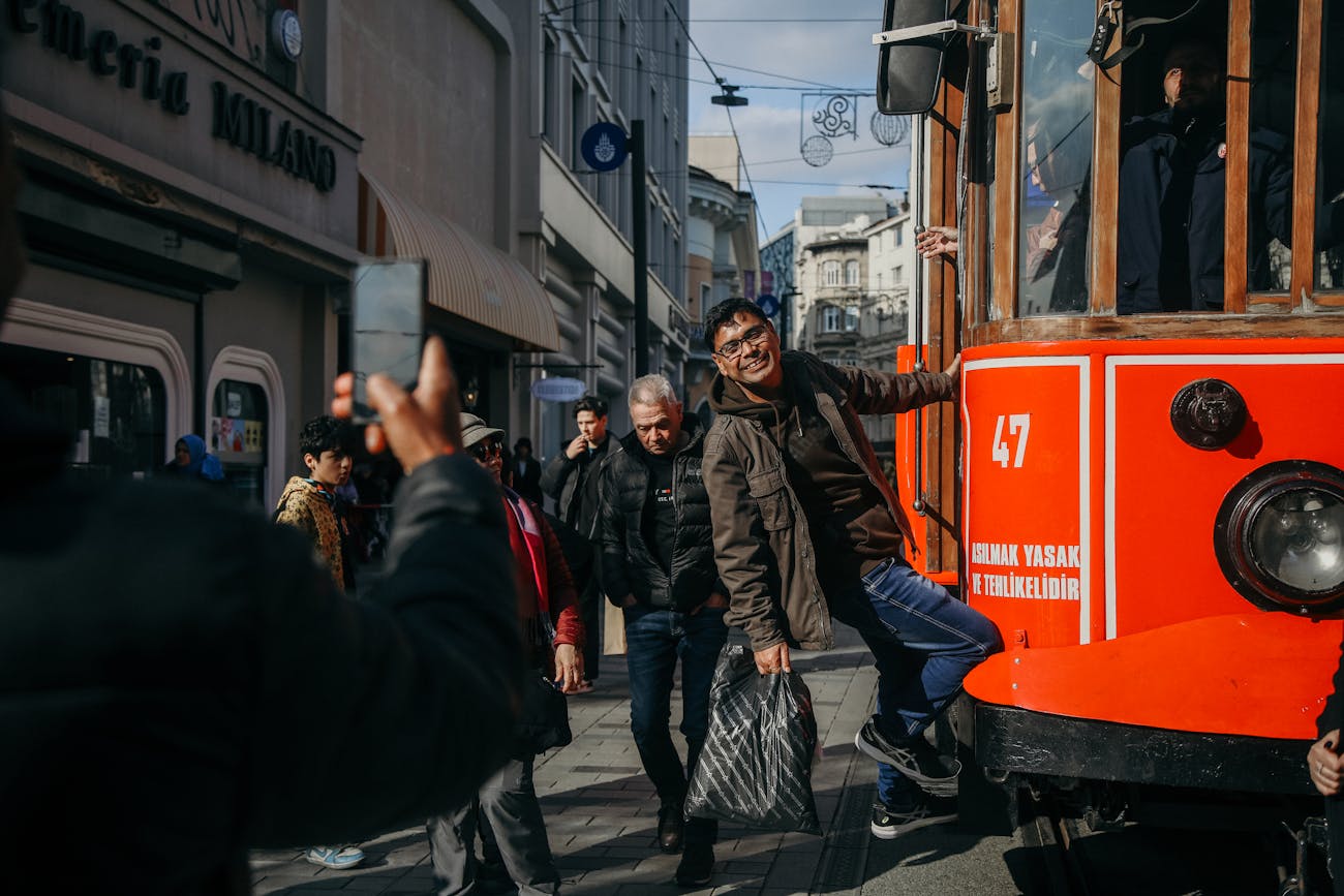 İstiklal Marşı'nın Şairi ve Bestecisi