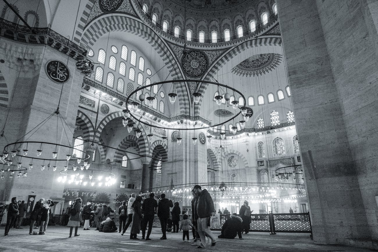 Sinan Küfeoğlu Kimdir?