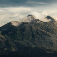 Enis Batur Kimdir?