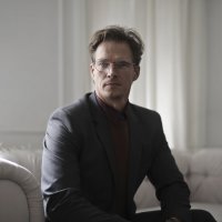 Erol Özvar Kimdir?