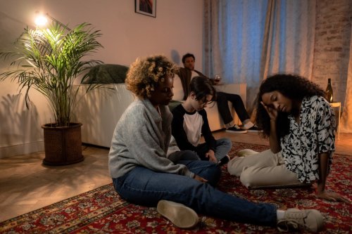 Aile Dizisi Yağmur Kimdir?