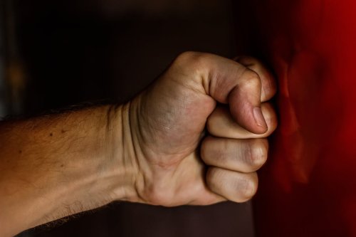 Begüm Aydoğan Kimdir?
