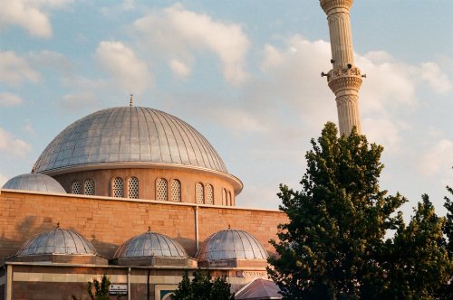 Emre Altuğ Kimdir?