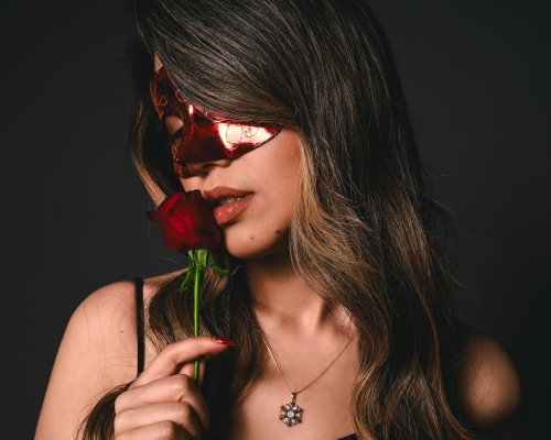 Esra Erol Fatma Kimdir?