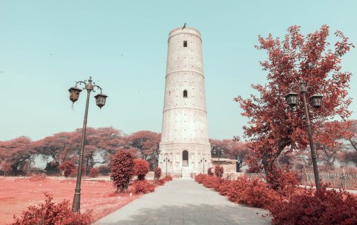 Hira İzerdüş Kimdir? Fotoğrafları ve Kariyeri