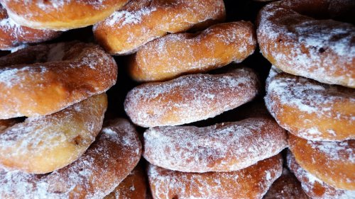 İrfan Donat Kimdir?