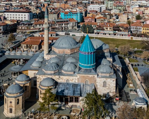 Mevlana Kimdir? Hayatı ve Eserleri