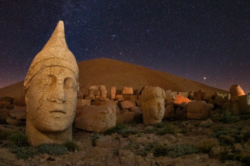 Nemrut Dağı: Tarih, Mitoloji ve Arkeolojiyle Buluşan Bir Anıt